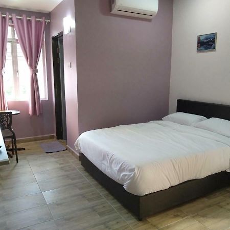 Purple Dream Home Teluk Panglima Garang Exterior foto