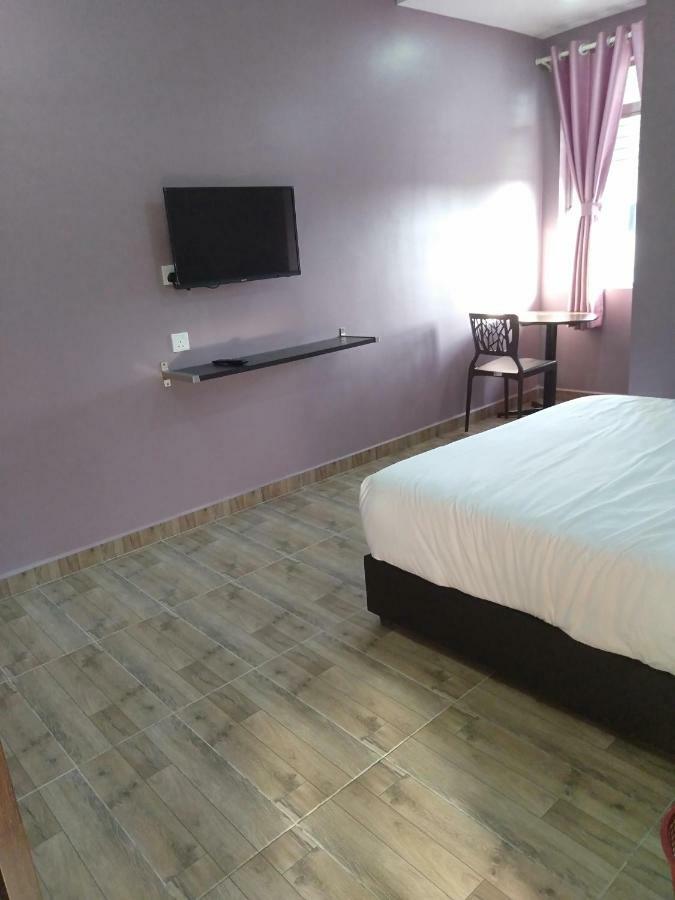 Purple Dream Home Teluk Panglima Garang Exterior foto